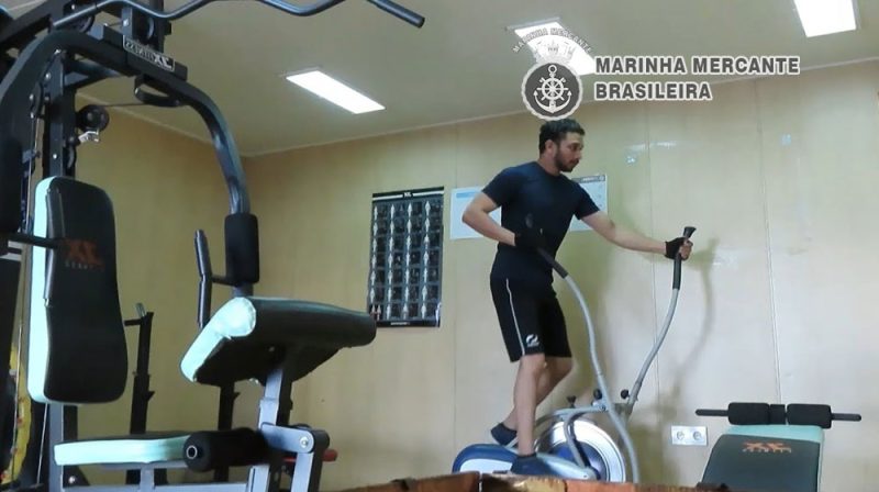 alimentação, lazer e internet a bordo